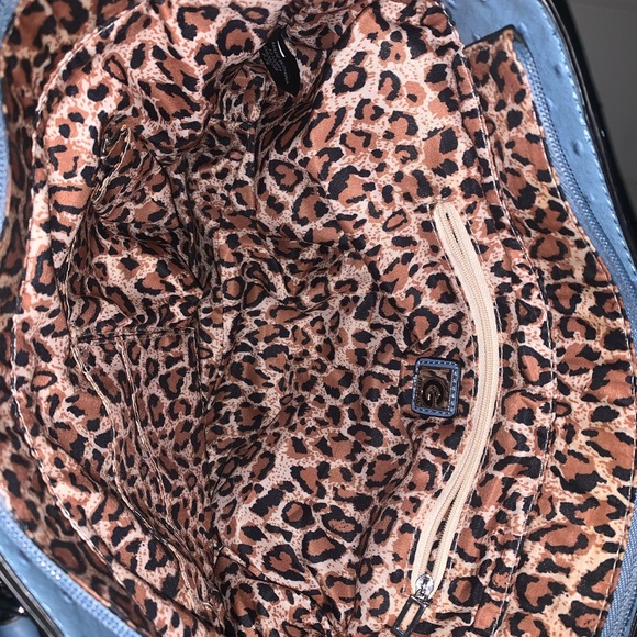 GUESS purse - Picture 4 of 5